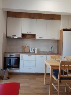 Charming Budva Apartment with City Mountain Views - Budva - 6