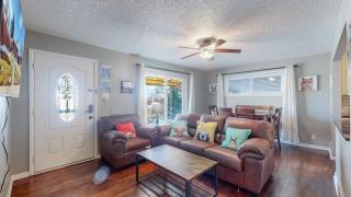 Spacious Family Home with King Beds and Big Yard - 0