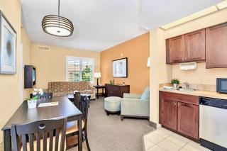 Chic 1BR Suite w Pool Hot Tub & BBQ Near Disney - Orlando - 5
