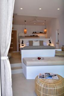 The Cove Beach House - Plaka Milou - 1