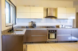 Luxury Nairobi Metropolitan Apartment - Nairobi - 3