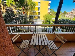 Condo in a private residence with pool - Nice - 5