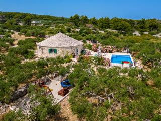 Villa Heritage with heated pool - Supetar (San Pietro di Brazza) - 4