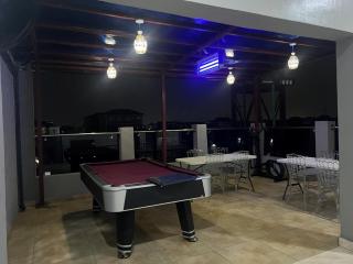 Bamgbose Apartments - Sleeps 4 - Parking - WiFi - 8