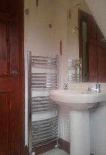 The Snug a cosy, quirky detached cottage with sea views - 4