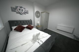 Telford Tranquility Apartment Flat 3 for 4 guests - Telford - 4