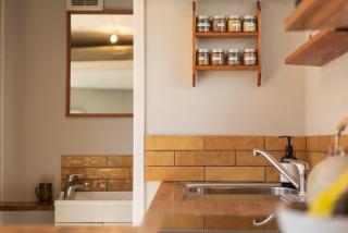 The Secret Studio, Outdoor Bath & Pizza Oven - New Plymouth - 5
