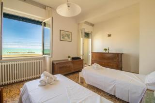 Sea view, private parking and outdoor courtyard - Civitanova Marche - 9