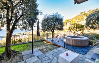 2 Bedroom Amazing Apartment In Recco - 9