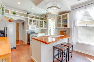 Steps to Shops and Eats Decatur Home with Large Yard - Decatur - 3