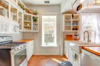Steps to Shops and Eats Decatur Home with Large Yard - Decatur - 2