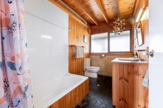 Hazel beach house - 4mins to beach 20min to Broulee - - 1