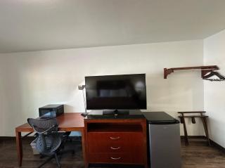 Desert Sands Inn & Suites - Albuquerque - 9