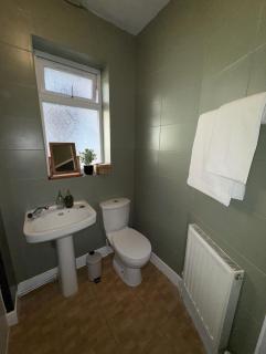 Bright & Spacious 3BR Flat near South Ealing Station - Brentford - 2