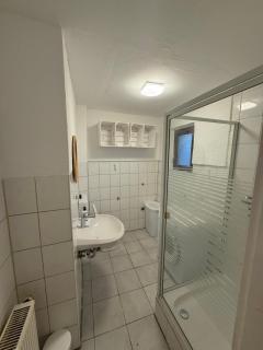 Geräumige 3-Zimmerwohnung dazu 2 Küchen und 2 Badezimmer - Plaidt - 1