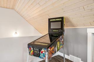 Radiant Retreat -Spacious Home - Heart of Radium! - 7