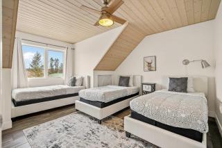 Radiant Retreat -Spacious Home - Heart of Radium! - 9