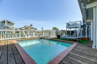 Waterfront Home with Deck and Pool in City-by-the-Sea - 0