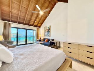 Sapphire Beachfront Renovated Villa 1200 SF! - Free Wi-Fi - 5
