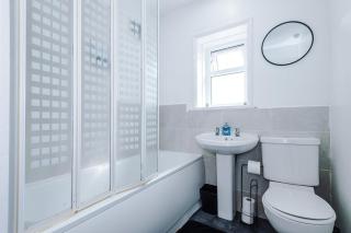 Charming 2 Bed House, Sleeps 6, Pet friendly, Contractors welcome - 6