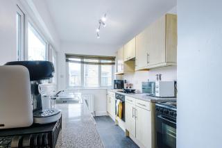 Charming 2 Bed House, Sleeps 6, Pet friendly, Contractors welcome - 3