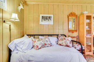 6 Mi to Dtwn PDX Cozy Studio with Deck! - Portland - 3