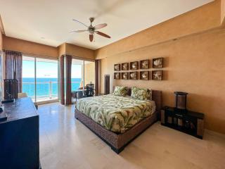 Tranquil Tides Oceanfront Family Oasis #703 - Playa Encanto - 4