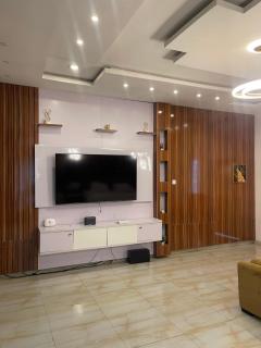 Master room in a luxury apartment with jacuzzi - Lagos - 1