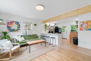Open and Modern 2 Bedroom Retreat Near NoDa - Charlotte - 0