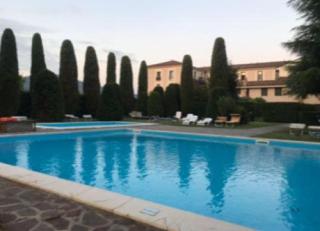 white house - Brescia - 0