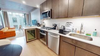 Sleek Two Bedroom in Manhattan - 8