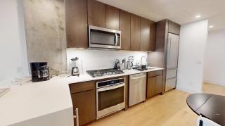Sleek Two Bedroom in Manhattan - 1