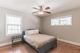 4 BR Ranch in Prime Southpark Backyard and Porch - Charlotte - 2