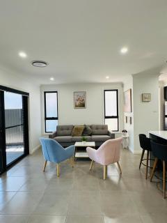 Modern Luxury Nest - - 9