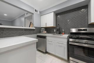 Stylish 2-Bedroom Apartment Near Toyota Center and Med Center - 7