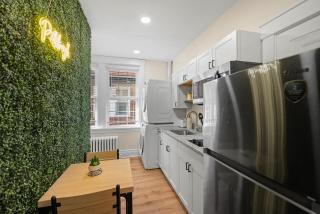 Charming Studio with Sun Room Sleeps 4 - Pittsburgh - 5