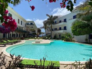 Leme Bedje Two Bedroom - By Bobbywashere - 4