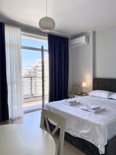 Seafront White Apartment - Batumi - 8
