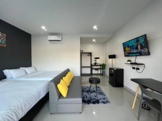 Hillside Premium Hotel - 2