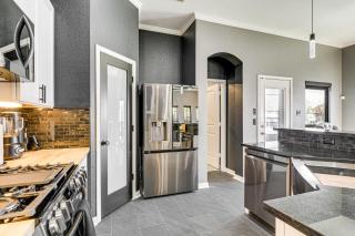 Private Pool and Hot Tub Wild Horse Home! - College Station - 5
