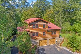 Appalachian Escape Cabin - Private - Secluded -3 acres -Hot tub -Fire pit -Games - Sevierville - 0