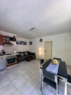 Apartments by the sea Basina, Hvar - 24120 - Vrbanj - 2
