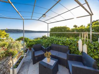 Beautiful studio apartment near sandy beaches - Rab - 1