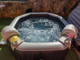 Charming apartment with pool and jacuzzi - 3