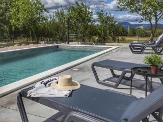 Holiday apartment with private outdoor garden - Strmac - 9