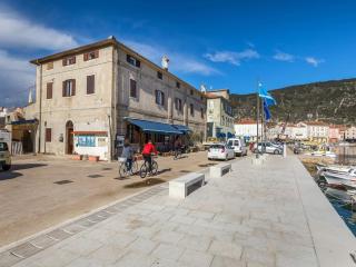 Seafront apartment with terrace in Cres - Cres - 0