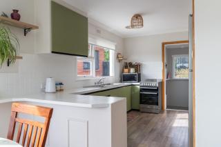 Cosy Ulverstone Getaway with Parking - Ulverstone - 5