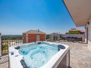 Villa in Krnica with Pool near Pebble Beach - Krnica - 6