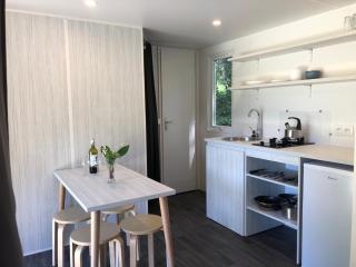 Glamping tent with modern comforts in Antwerp - 8