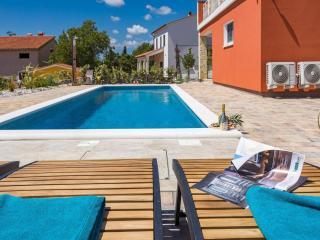Enchanting villa with pool in Krnica - Krnica - 4